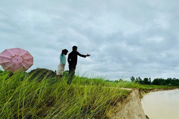 बलान नदीको कटानले दुई बस्ती संकटमा, स्थायी समाधानको खोजी